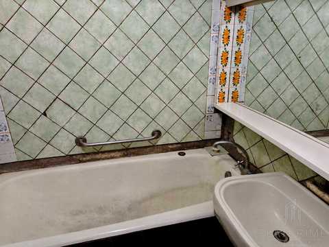 квартира за адресою Київ, Композитора Лятошинського вул., 8