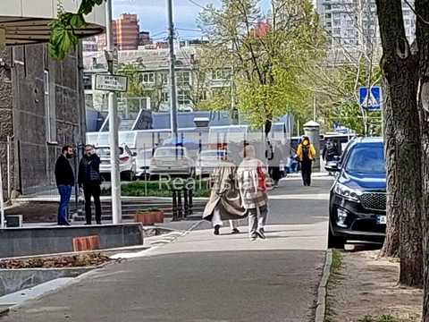 комерційна за адресою Німанська вул., 2