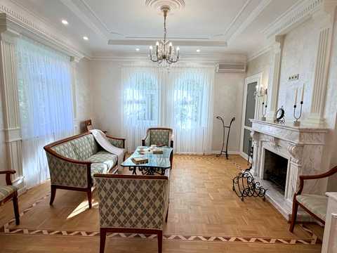 дом по адресу Апрельская ул.