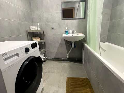 квартира за адресою Ревуцького вул., 54