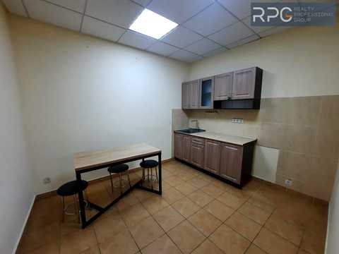комерційна за адресою Басейна вул., 2А