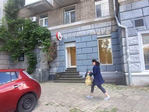 комерційна за адресою Дмитра Яворницького просп. (Карла Маркса), 82