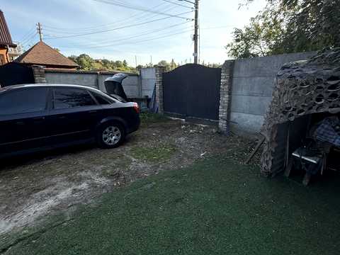 будинок за адресою Парникова вул.