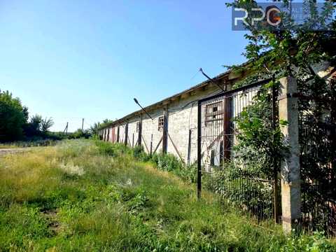 комерційна за адресою Центральна вул. (Комсомольська), 28
