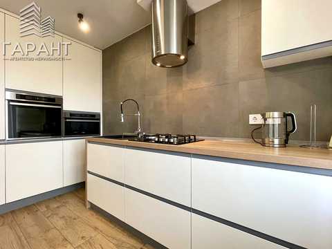 квартира по адресу Михаила Лушпы просп. (Космонавтів), 5к8