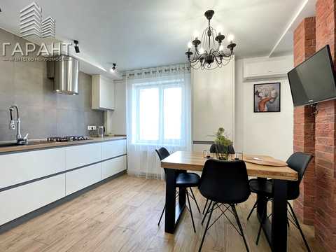квартира по адресу Михаила Лушпы просп. (Космонавтів), 5к8