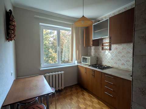 квартира за адресою Космонавтів вул., 44