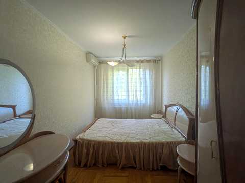 квартира за адресою Космонавтів вул., 44