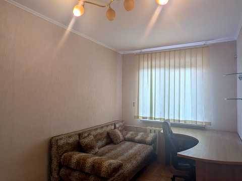 квартира за адресою Космонавтів вул., 44