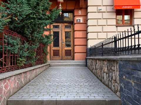 комерційна за адресою Львів, Михайла Грушевського вул., 10