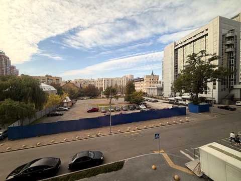 квартира за адресою Василя Тютюнника вул. (Анрі Барбюса), 43