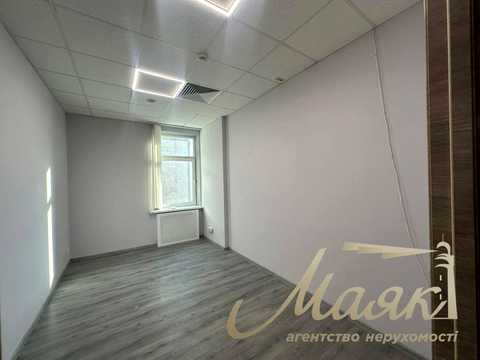 комерційна за адресою Хрестовий пров. (Миколи Гайцана вул.), 2
