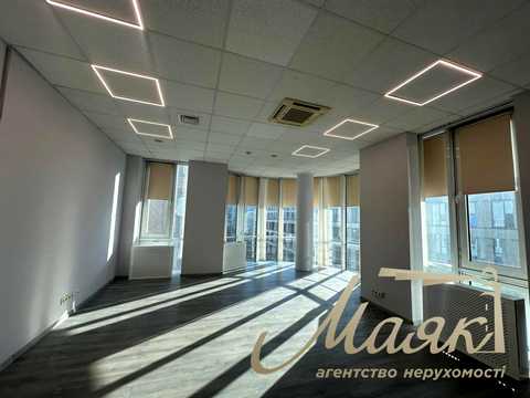 комерційна за адресою Хрестовий пров. (Миколи Гайцана вул.), 2