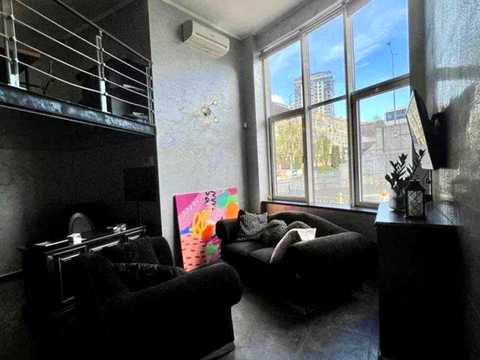 комерційна за адресою Василя Тютюнника вул. (Анрі Барбюса), 37/1