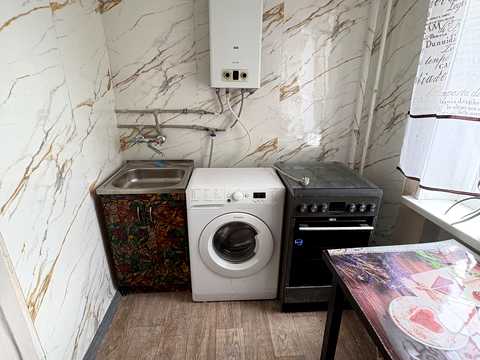 квартира за адресою Дмитра Донцова вул., 61