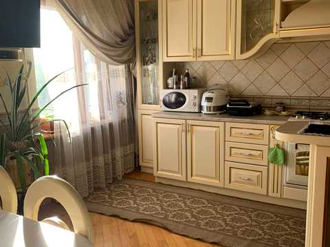 квартира за адресою Академіка Андрія Сахарова вул. (Суворова), 31