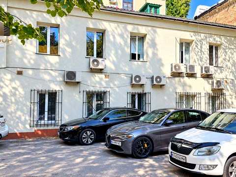комерційна за адресою Круглоуніверситетська вул., 2/1