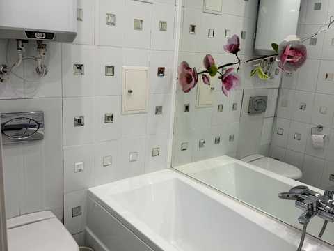 квартира за адресою Набережно-Хрещатицька вул., 11