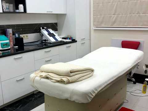 коммерческая по адресу Молодіжна ул., 12