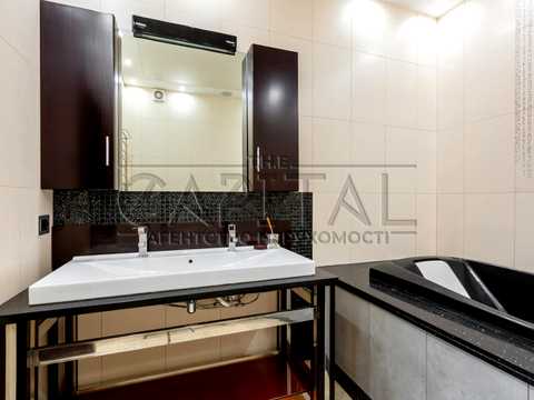 квартира за адресою Лабораторна вул., 8