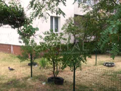 комерційна за адресою Братства Тарасівців вул. (Декабристів), 10