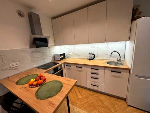 квартира за адресою Луговська вул., 248