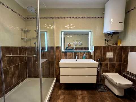 квартира за адресою Раїси Окіпної вул., 4