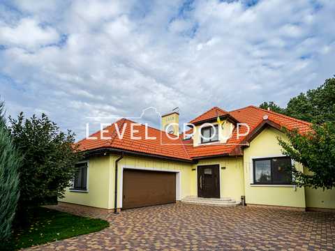 будинок за адресою с. Рославичі, Юліанська вул., 53