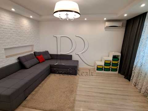 квартира за адресою Дарницький бульв., 8
