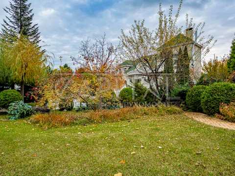 будинок за адресою Набережна вул., 9