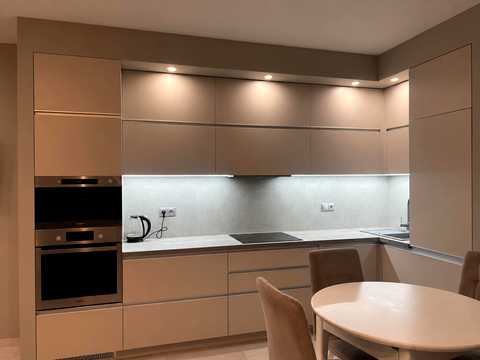 квартира за адресою Салютна вул., 2к2