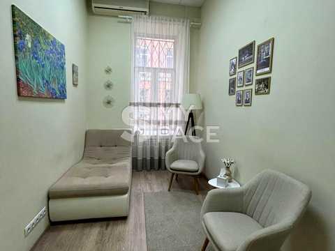 комерційна за адресою Шота Руставелі вул., 15