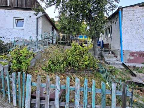 будинок за адресою Петра Олійника вул. (Валентина Ларіонова), 65