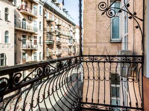 комерційна за адресою Костельна вул., 6