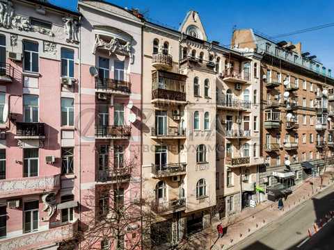 комерційна за адресою Костельна вул., 6