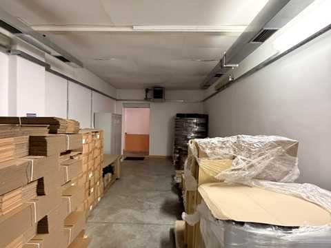 комерційна за адресою Тараса Шевченка вул. (1 Травня), 1