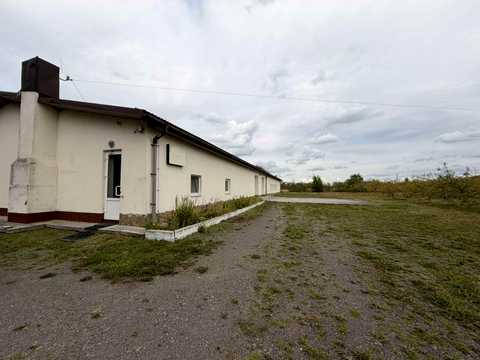 комерційна за адресою Тараса Шевченка вул. (1 Травня), 1