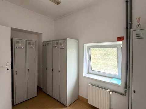 комерційна за адресою Тараса Шевченка вул. (1 Травня), 1