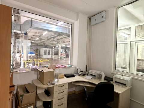 комерційна за адресою Тараса Шевченка вул. (1 Травня), 1