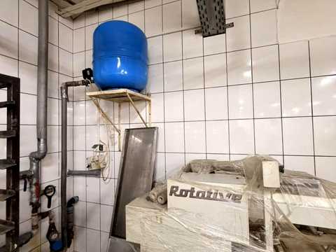 комерційна за адресою Тараса Шевченка вул. (1 Травня), 1