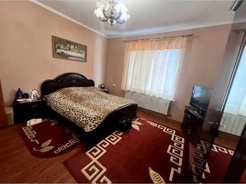 дом по адресу Центральна