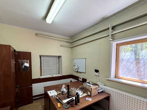 комерційна за адресою Нововокзальна, 1