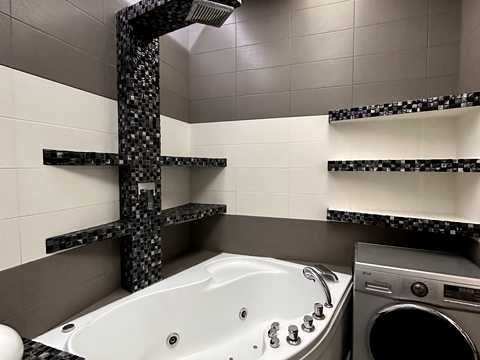 квартира за адресою Літературна вул., 1а