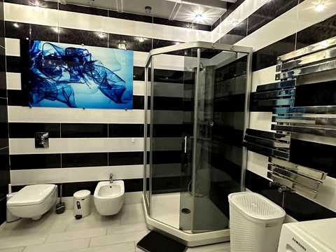 квартира за адресою Літературна вул., 1а