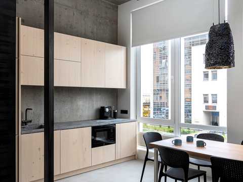 комерційна за адресою Деміївська вул., 13