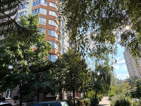 квартира за адресою Анни Ахматової вул., 34