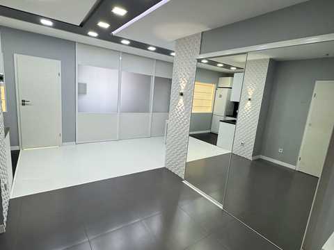 квартира за адресою Анни Ахматової вул., 34