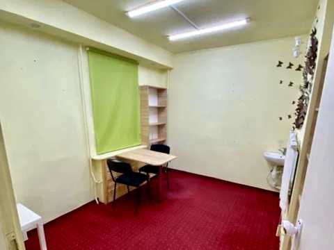 комерційна за адресою Київ, Прилужна вул., 10