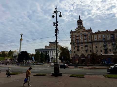 комерційна за адресою Хрещатик вул. (Kreschatic), 21