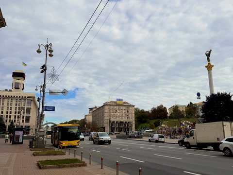 комерційна за адресою Хрещатик вул. (Kreschatic), 21